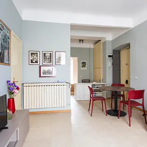 https://your-nest-in-milan-city-center-apartment.it-lombardy.com