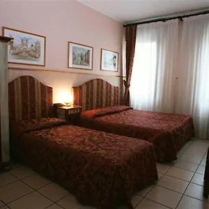 Otel Ariston ***