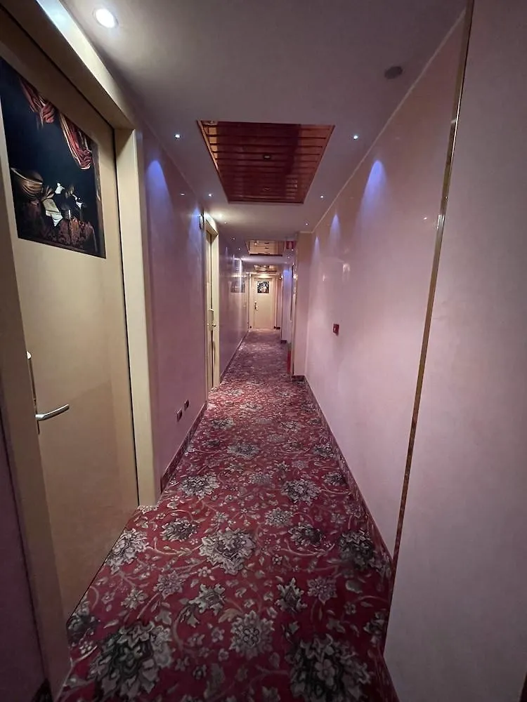 Hotel Wagner Milano 4*,