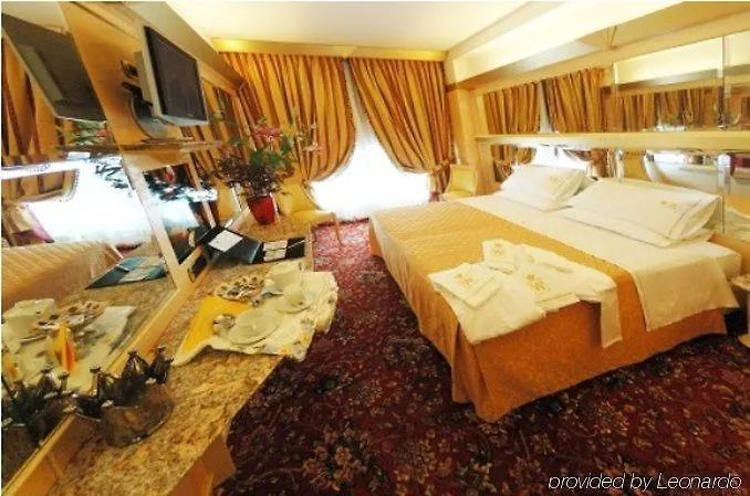 Hotel Wagner Milano 4*,  İtalya