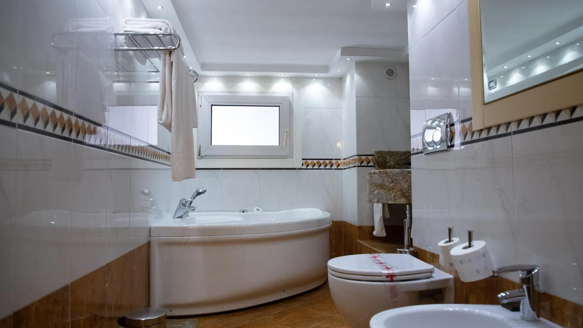 Hotel Wagner Milano 4*,  İtalya