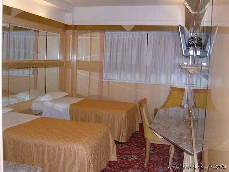 Hotel Wagner Milano 4*,